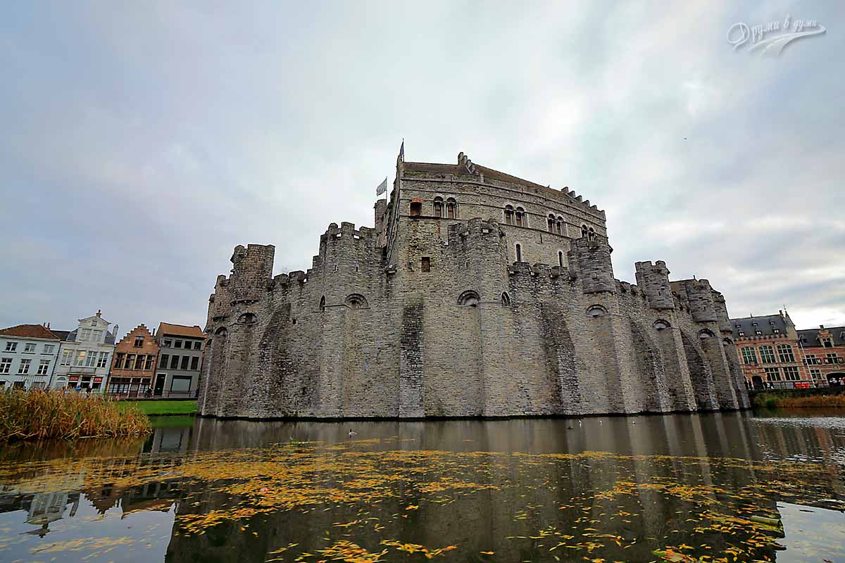 One day in Ghent: Gravensteen Castle as seen from the river